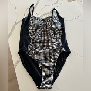 Heat One Piece Black & White Gingham color block swimsuit Large women’s